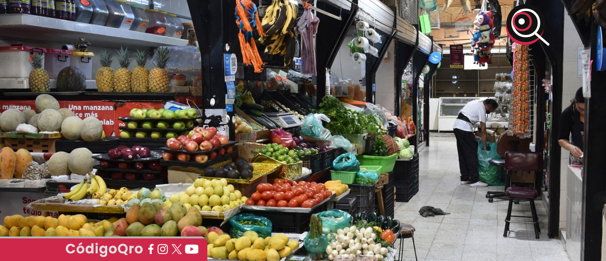 Puesto de frutas y verduras en mercado