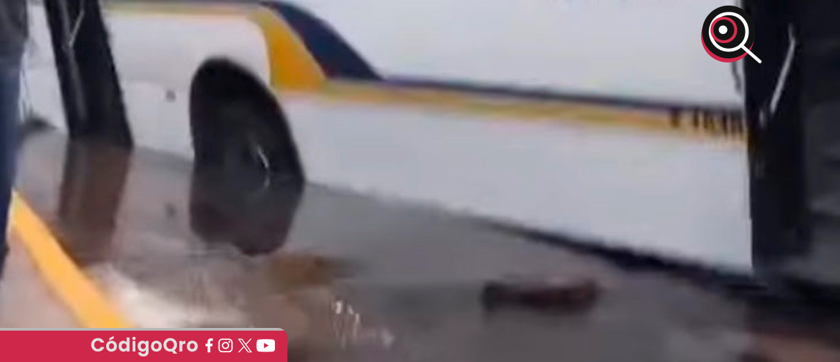 Autobús en socavón