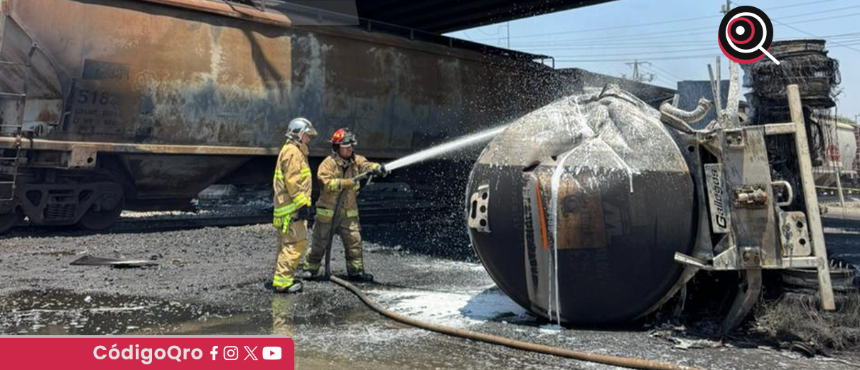 accidente ferroviario en que se vieron involucradas una pipa de diésel y una camioneta,