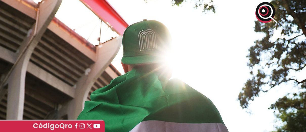 aficionado de México afuera del estadio Azteca