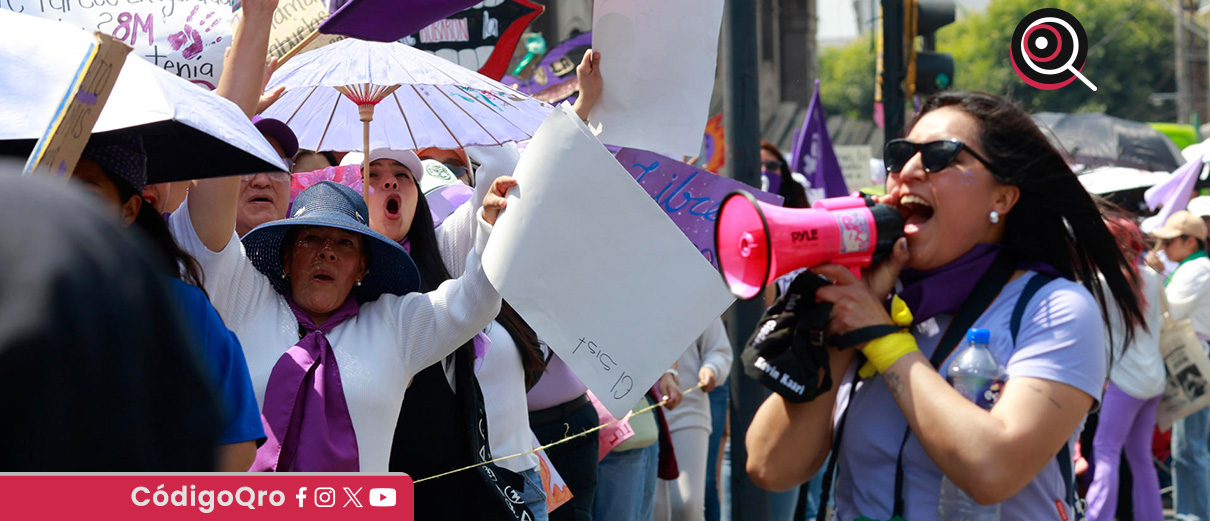 Miles de mujeres marchan en la Ciudad de México por el 8M