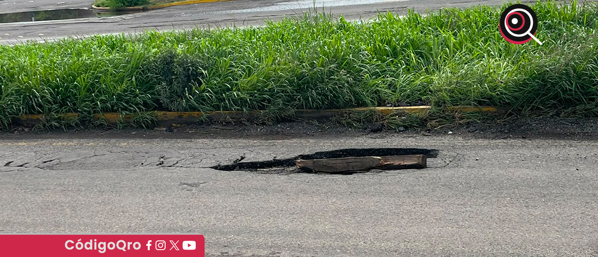 Reportan baches de gran tamañio en Libramiento Surponiente