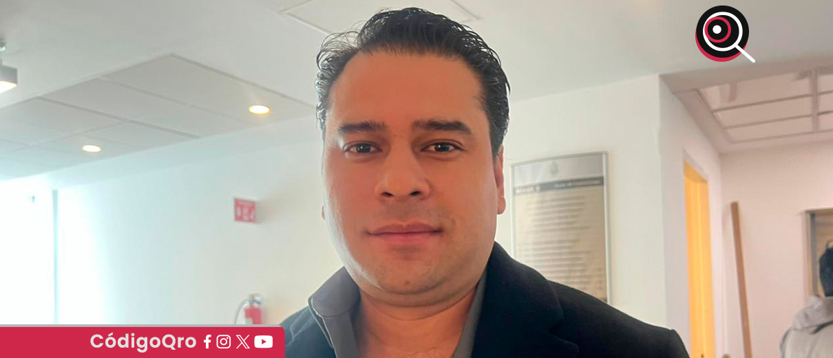 El diputado local de Morena, Eric Silva, criticó los retrasos en la dictaminación de la ley de agua