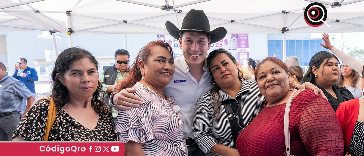 El presidente municipal de El Marqués, Rodrigo Monsalvo, sostuvo un encuentro con mujeres