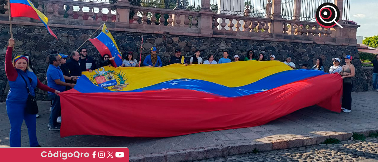 En el Mirador de los Arcos, migrantes venezolanos festejaron la detención de Nicolás Maduro