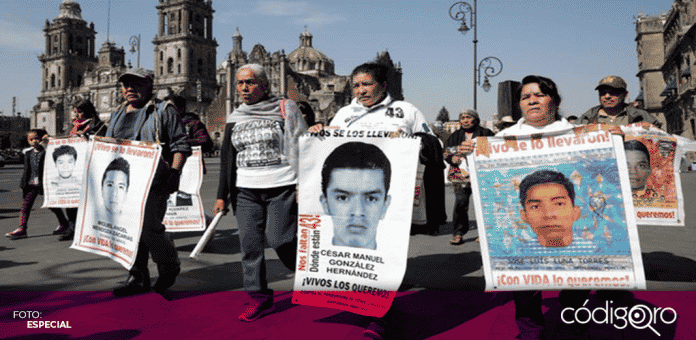 La FGR informó que la Universidad de Innsbruck identificó los restos pertenecientes a uno de los 43 normalistas desparecidos de Ayotzinapa