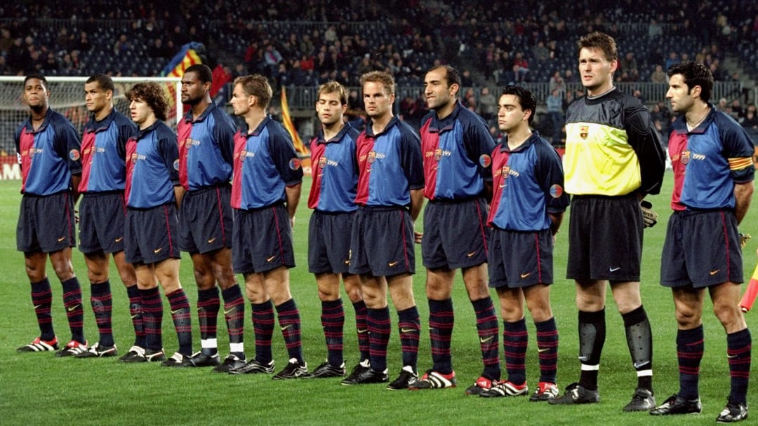 Barcelona no superó la fase de grupos en la edición 2000-2001 de la Liga de Campeones de Europa, un juvenil Xavi ya formaba parte de esa plantilla