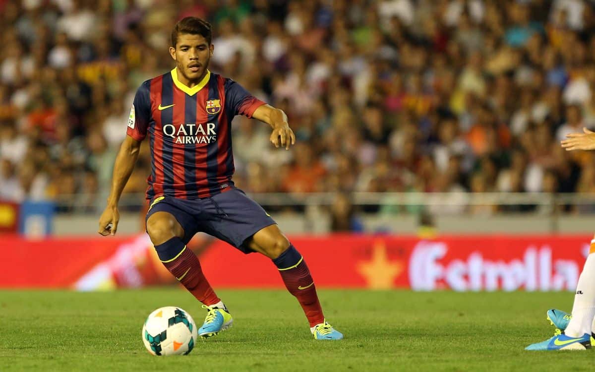 El 28 de octubre de 2009 Jonathan Dos Santos debutó con el primer equipo del FC Barcelona, en un partido de Copa del Rey frente a la Cultural Leonesa