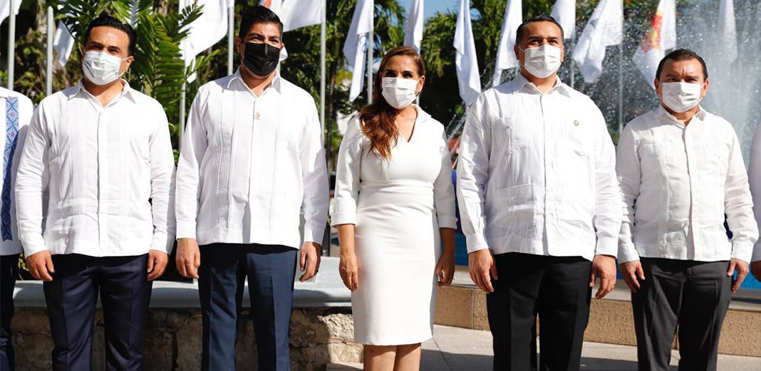 El alcalde Luis Bernardo Nava Guerrero anunció descuentos para los habitantes del municipio de Querétaro en Cancún. Foto: Especial