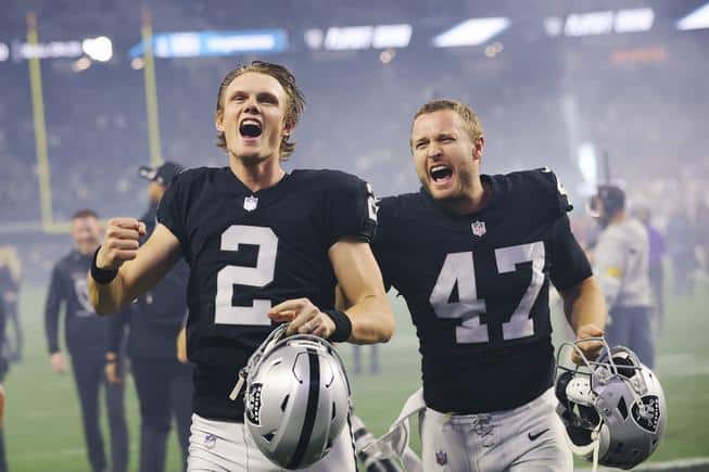 El último partido de la temporada regular de la NFL, se definió con un gol de campo anotado por Daniel Carlson