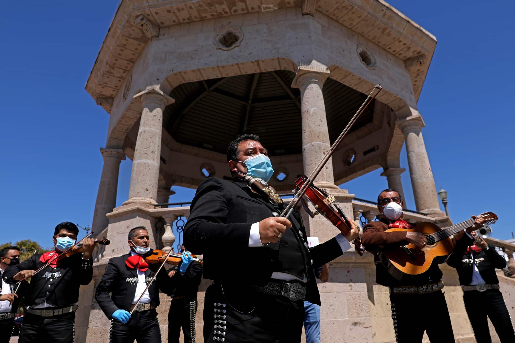 Kevin de León presentó una moción para renombrar una calle adyacente a la icónica Plaza del Mariachi del barrio Boyle Heights