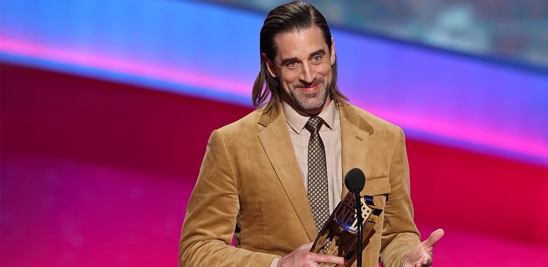 Por cuarta ocasión, Aaron Rodgers ganó el premio al Jugador Más Valioso de la NFL. Foto: Especial