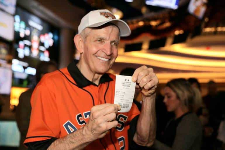 "Mattress Mack" acaparó una vez más los titulares con dos apuestas, de 5 y 4.5 millones de dólares a favor de los Bengals