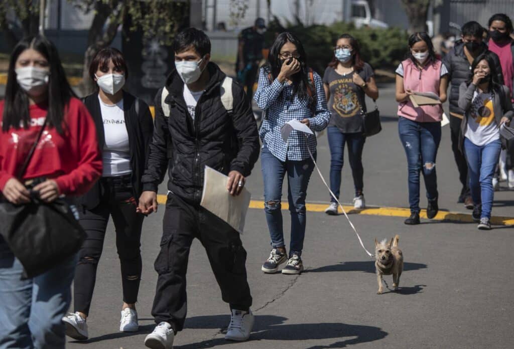 Oficialmente, México ha confirmado más de 5 millones 500 mil casos de COVID-19. Foto: Agencia EFE