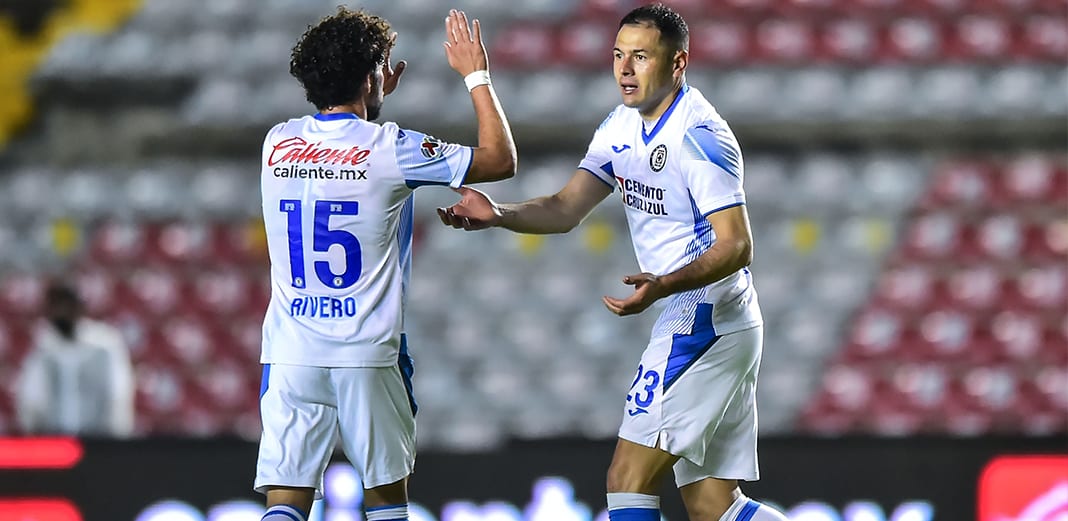 Con gol de Pablo Aguilar, Cruz Azul venció a los Gallos Blancos de Querétaro. Foto: Mexsport