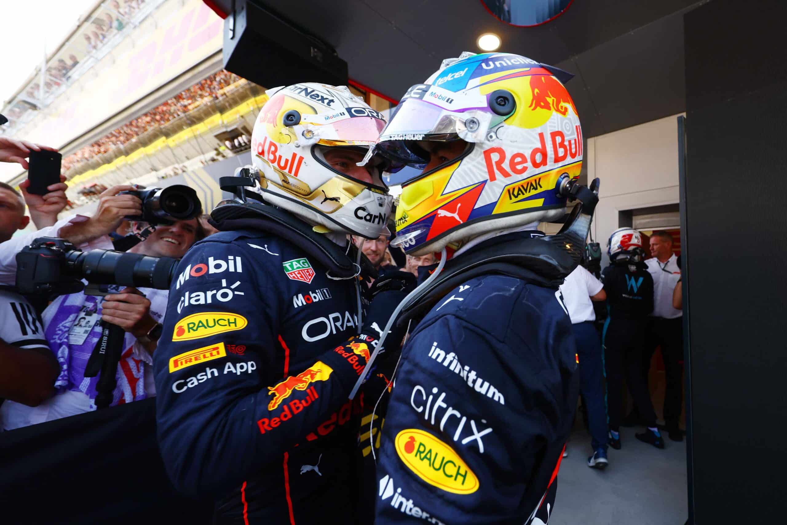 Con el 1-2 de Verstappen y "Checo", Red Bull lidera los campeonatos de piloto y constructores. Foto: Especial