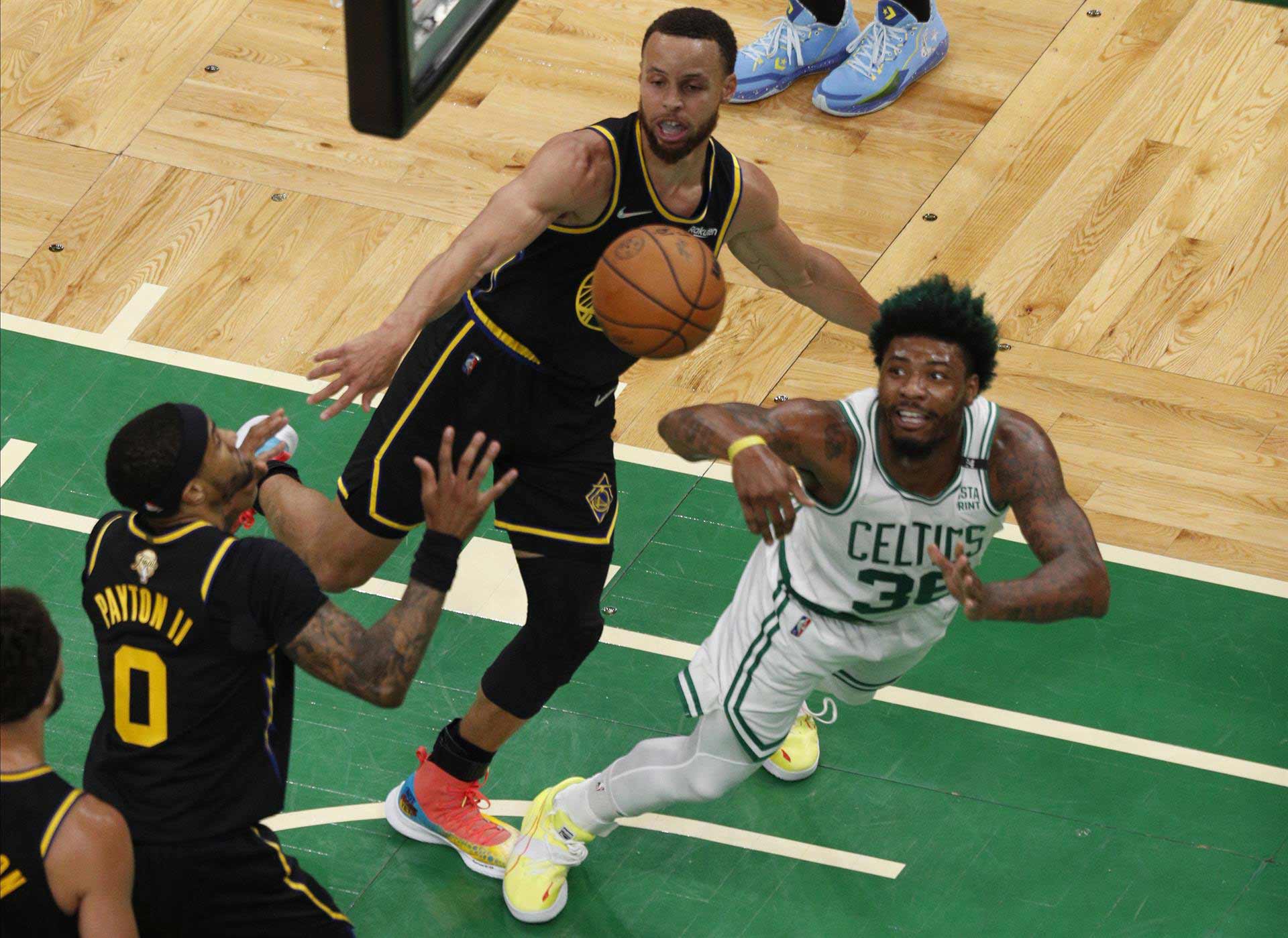 Los Celtics de Boston llevan ventaja de 2-1 en las Finales de la NBA 2022. Foto. Agencia EFE