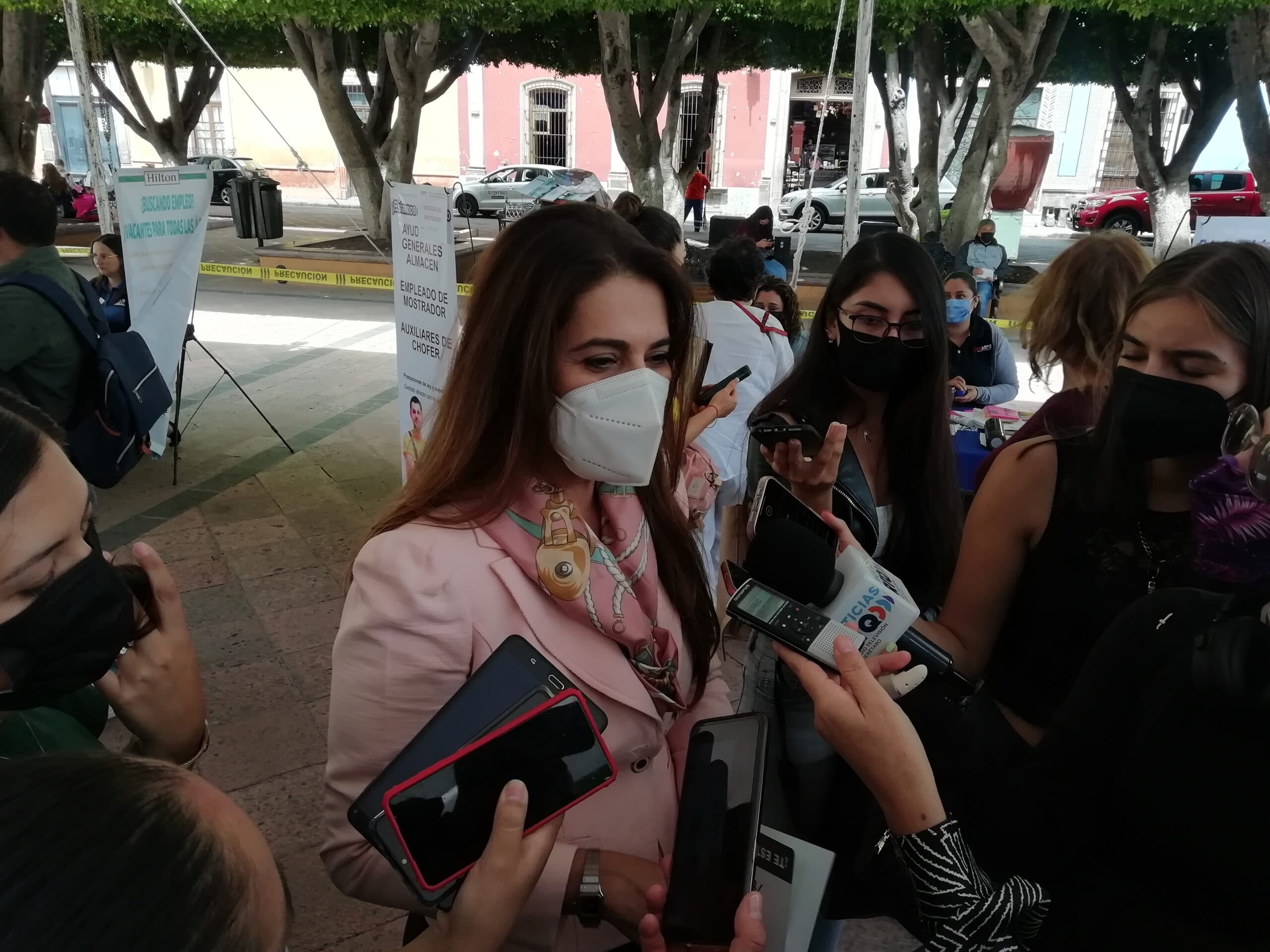 Actualmente, más de mil mujeres estudian en la Universidad de la Mujer, de estas, el 90% son madres solteras y trabajan, informó Jessica Moncada