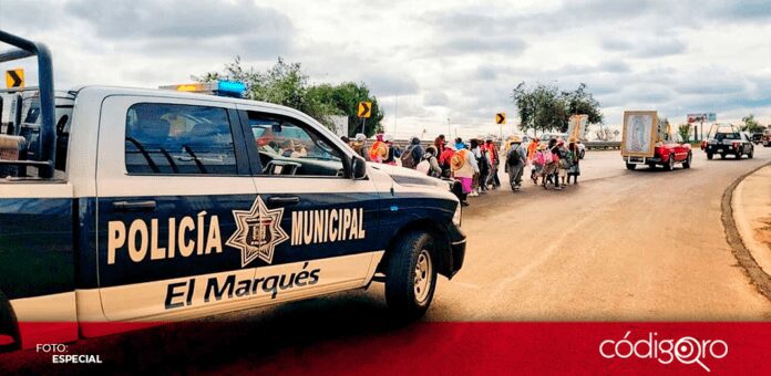 Elementos de la Policía Estatal y personal de las Policías Municipales brindan apoyo de abanderamiento a cerca de 200 personas, que decidieron realizar peregrinación al Tepeyac