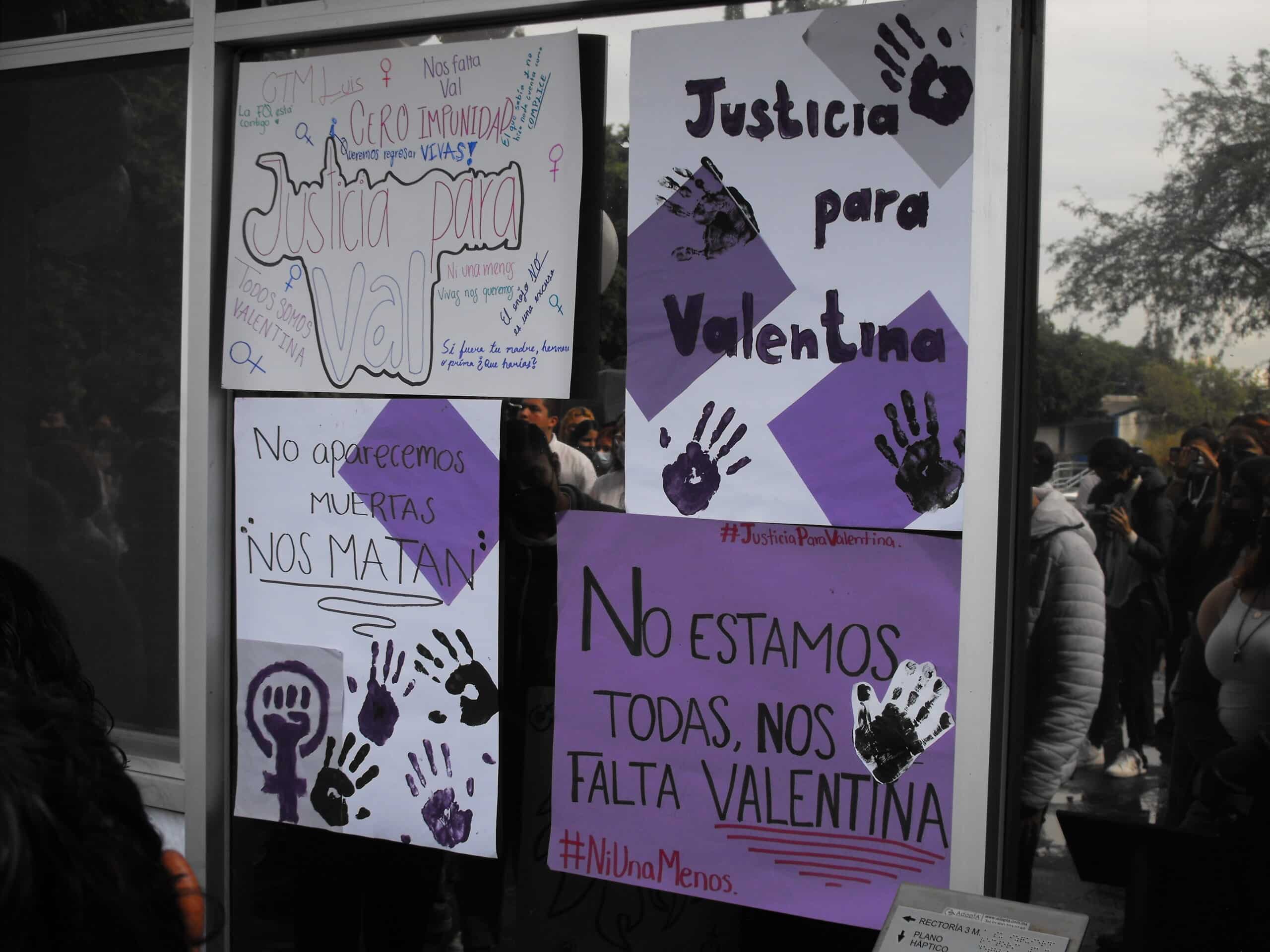 centenares de estudiantes, profesores, activistas y ciudadanos colmaron la explanada de rectoría para exigir justicia tras la muerte de la joven de 17 años