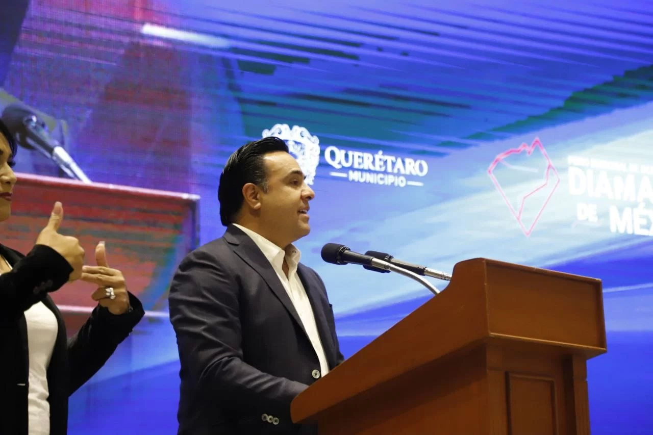 Luis Bernardo Nava destacó a la conectividad, el talento humano, la innovación y la coordinación, como factores que distinguen el desarrollo económico de Querétaro