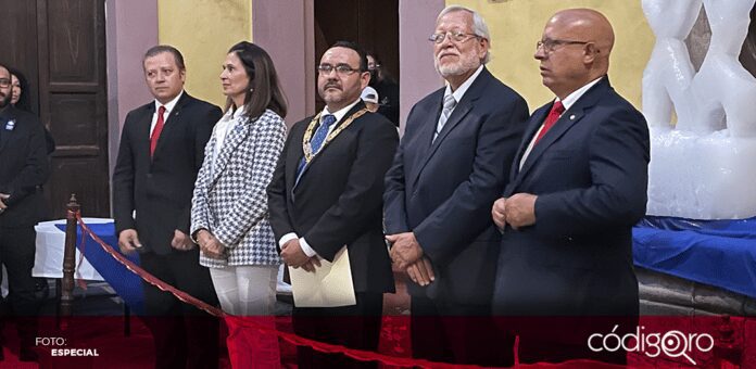 La secretaria de Cultura, Marcela Herbert Pesquera, inauguró en el Museo de la Restauración de la República la exposición “90 años de masonería en Querétaro”