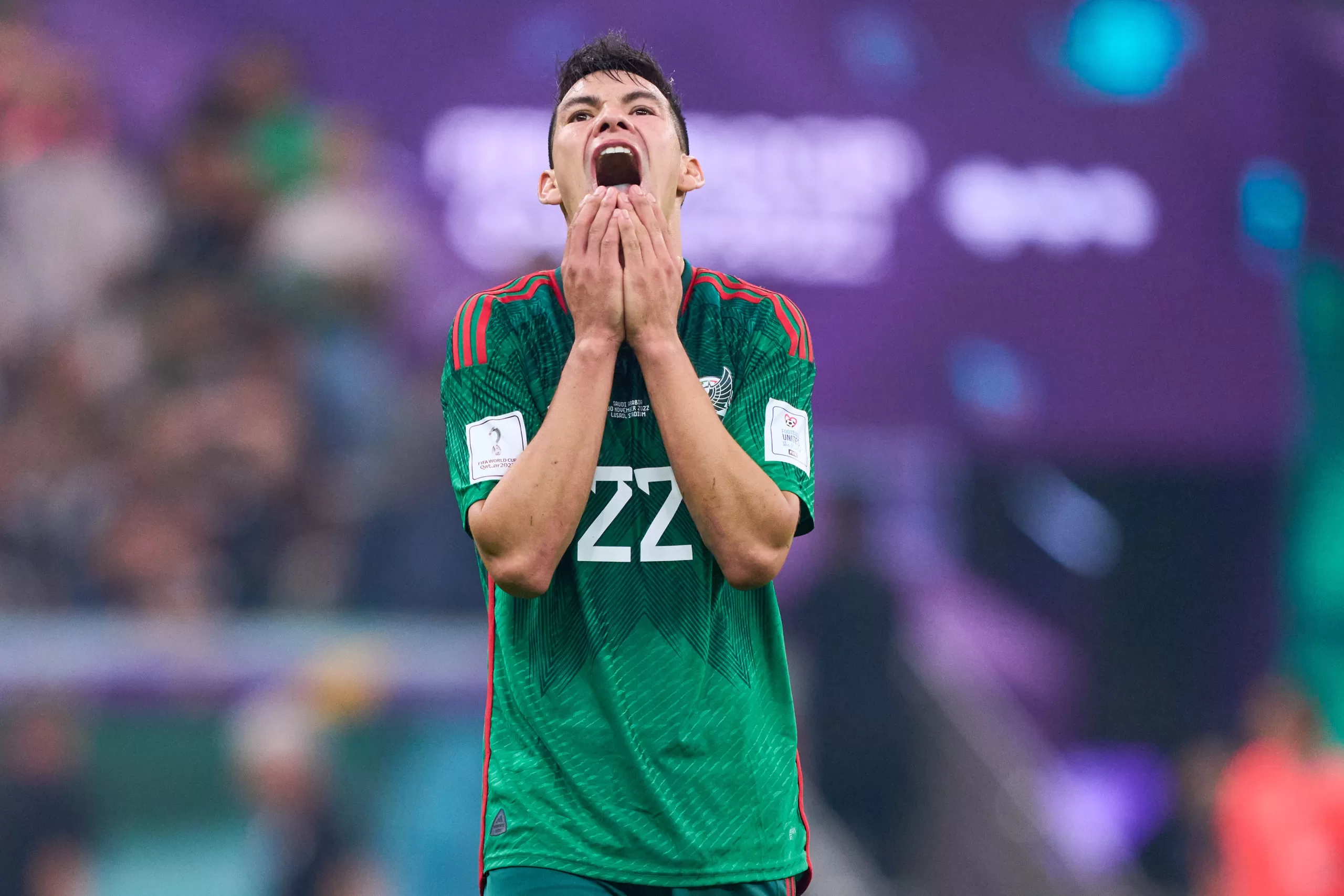 Lozano rozó el milagro, pero el gol se anuló por fuera de lugar milimétrico de Henry Martín