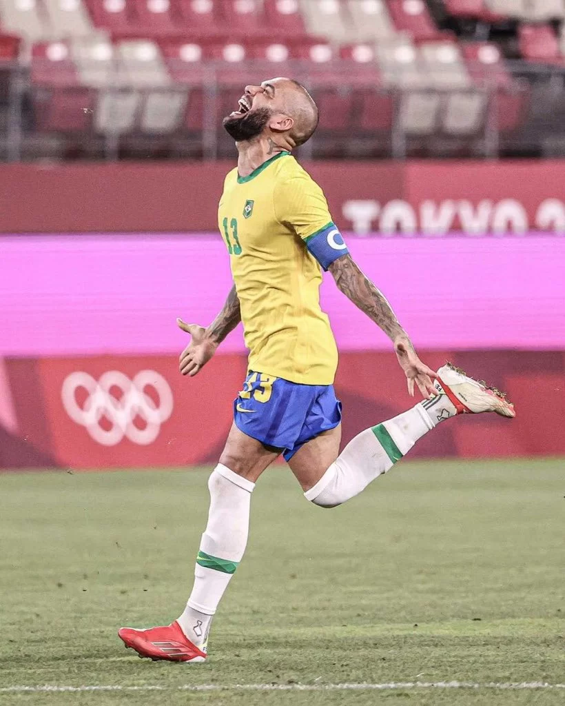 Dani Alves se rompió los ligamentos días antes de la Copa Mundial de Rusia 2018, en Qatar tendrá su revancha