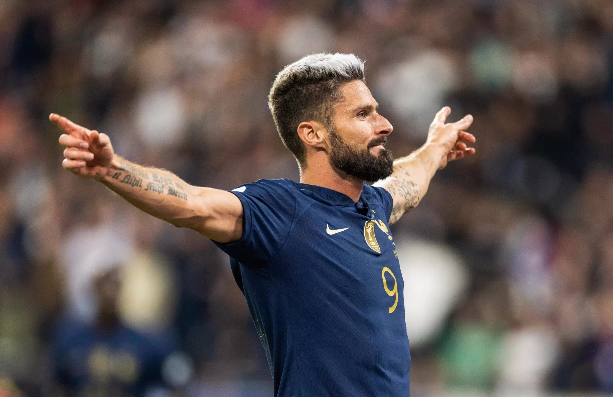 Con su doblete, Giroud igualó el récord goleador de Thierry Henry en selección, 51 dianas