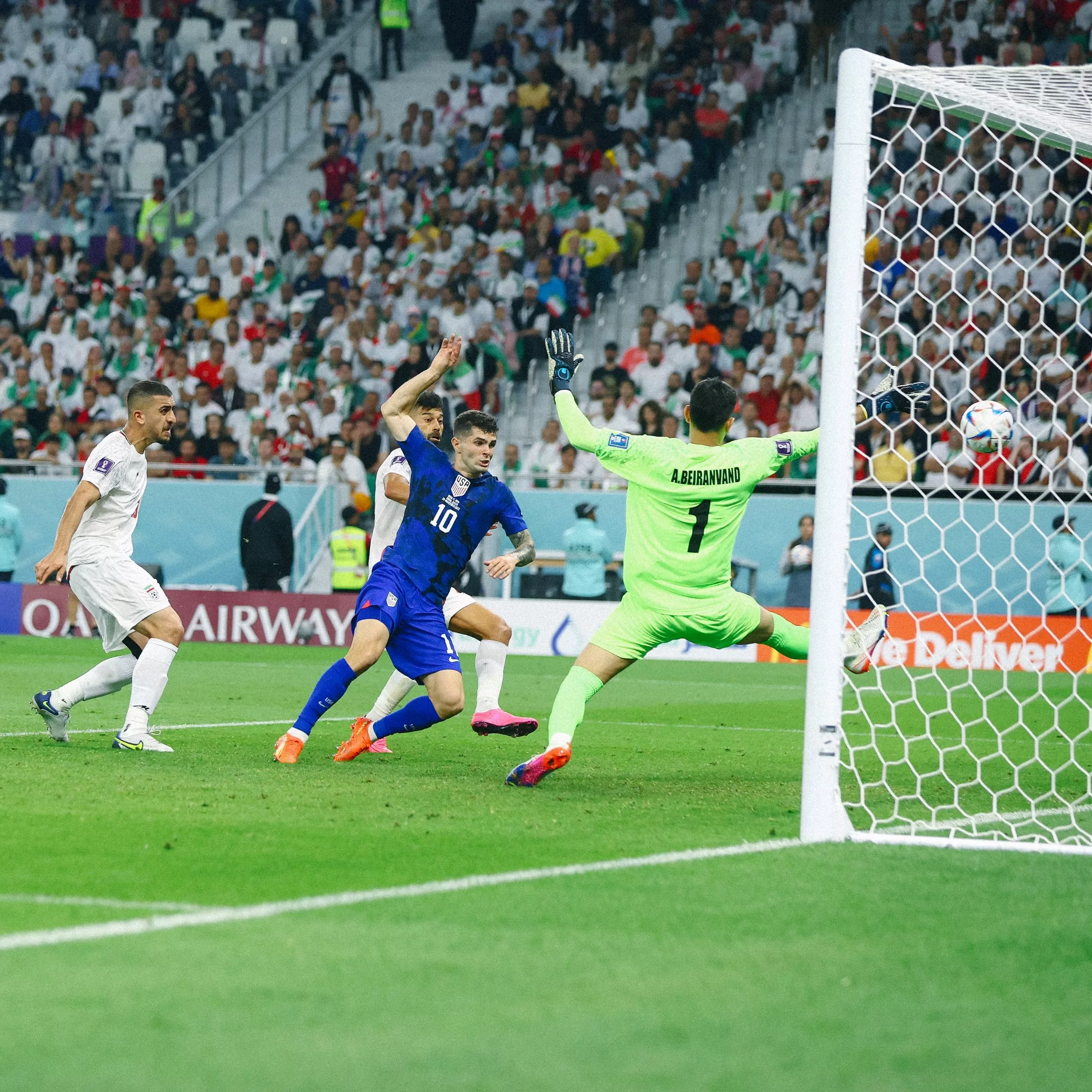 Christian Pulisic se lanzó con mucha determinación para poner el 1-0