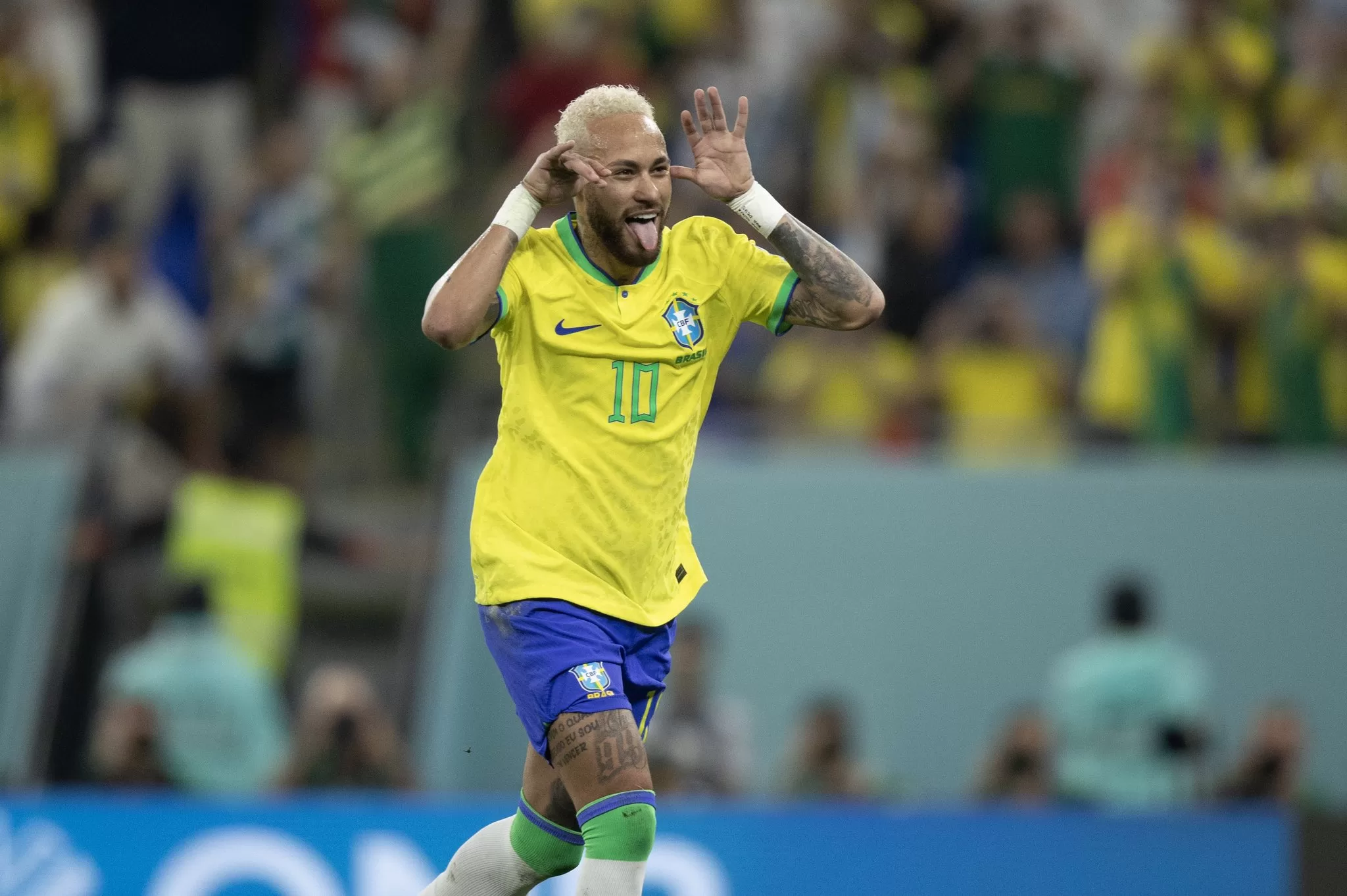 Neymar aprovechó la pena máxima y con tranquilidad puso el 2-0