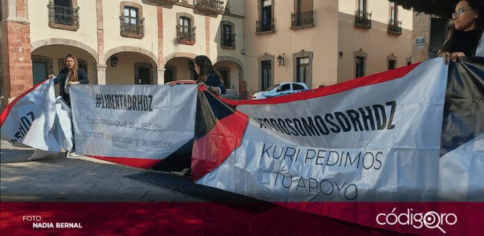 Médicos del estado de Querétaro realizaron este martes una concentración en Plaza de Armas; exigieron que no se criminalice su labor