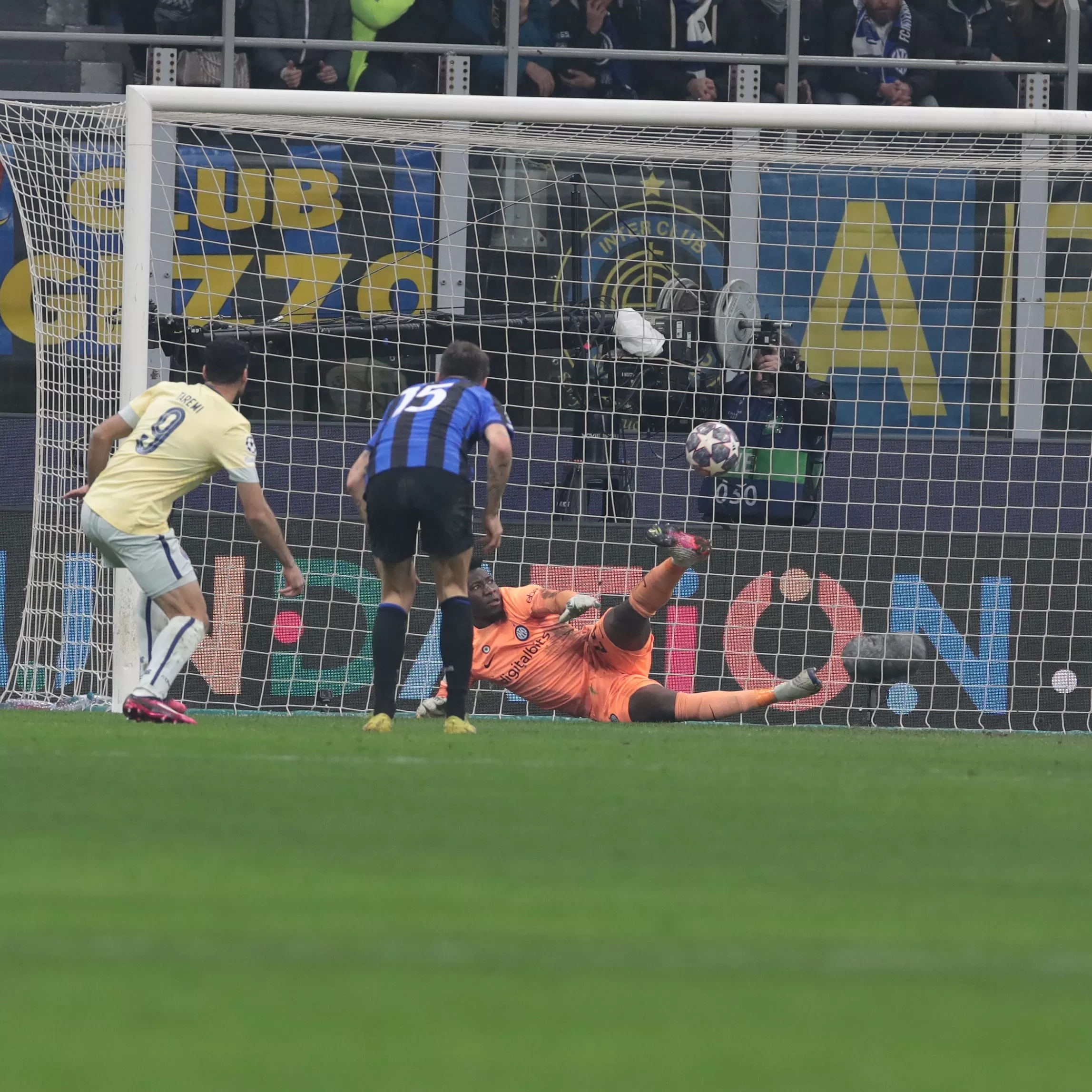 Onana fue importante para mantener el cero en su arco