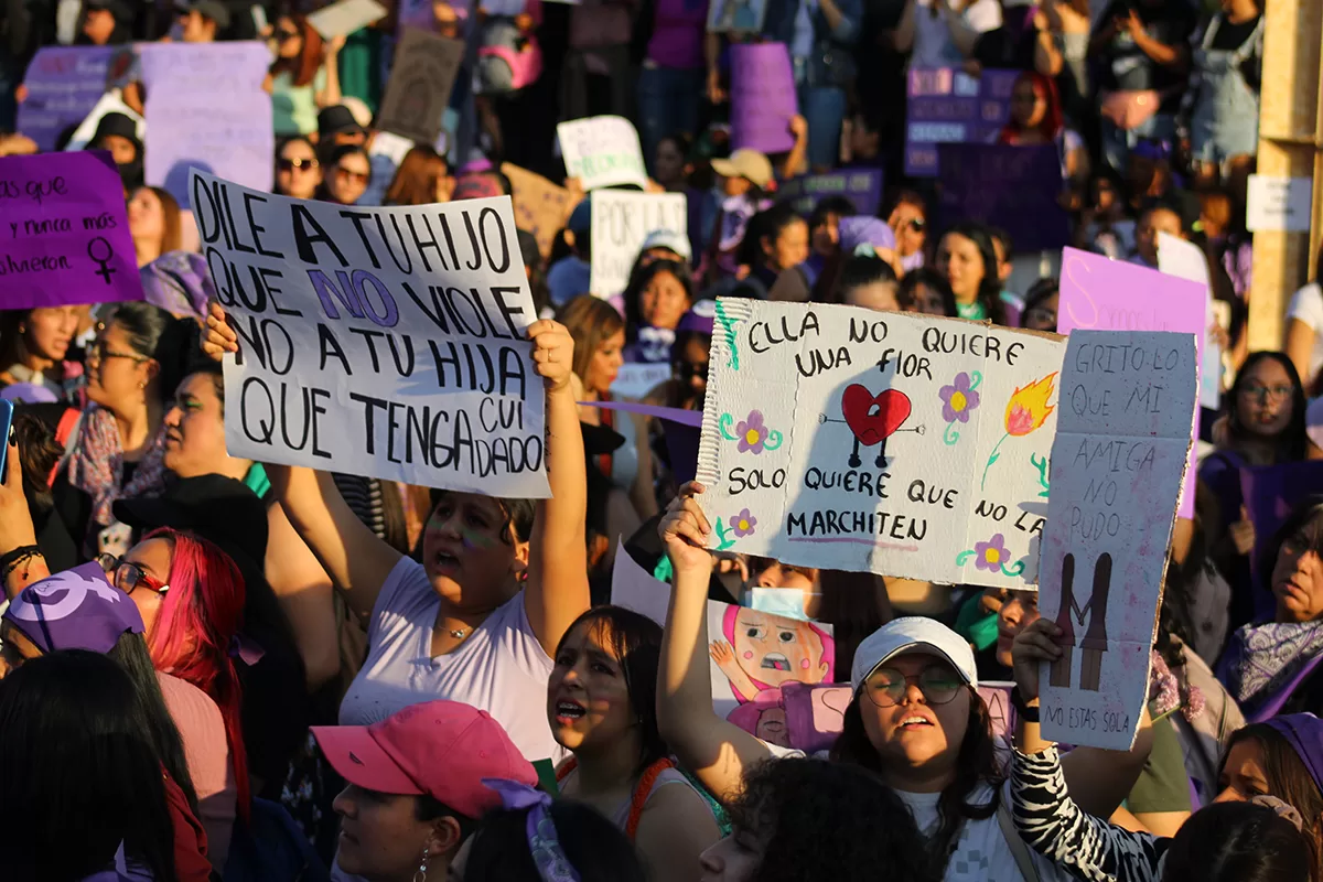 Miles de niñas, mujeres y adultas mayores salieron a las calles de la ciudad de Querétaro. Foto: Nadia Bernal