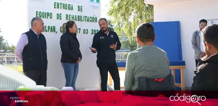 Autoridades del SEDIF entregaron equipamiento y lentes en la Unidad de Rehabilitación del municipio de Huimilpan