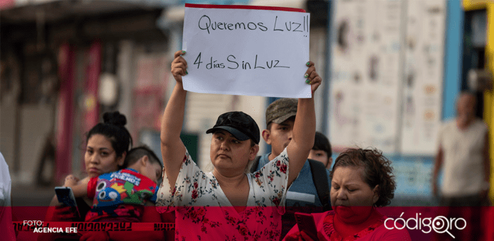 Protestas por apagones y altas temperaturas en Monterrey, Nuevo León. Foto: Agencia EFE
