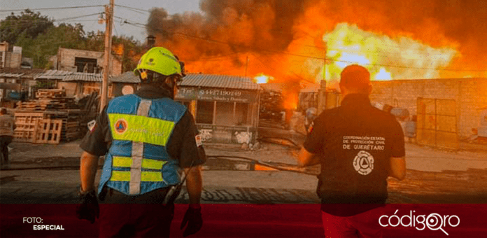 Reportan incendio en un comercio de la delegación Santa Rosa Jáuregui. Foto: Especial