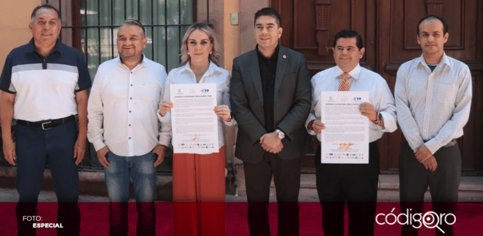 Los compañeros de fórmula al Senado de la República por MC, Antonio Ortega Cerbón e Iliana Luna firmaron la agenda ciudadana incluyente 2024