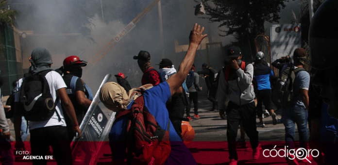 El gobernante mexicano se pronunció así ante la protesta de los estudiantes de este martes en el estado de Guerrero, que dejó como saldo 11 vehículos incendiados
