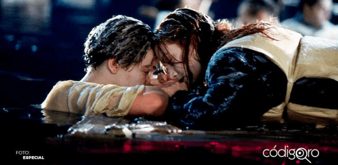 La tabla de madera en la que Rose se sube y de la que Jack se agarra en la escena final de la película Titanic, se vendió por 718,750 dólares