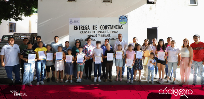 La UAQ promueve la enseñanza del inglés en el municipio de Landa de Matamoros. Foto: Especial