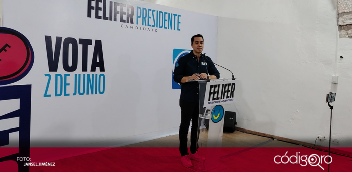 El candidato a la alcaldía de Querétaro, Felipe Fernando Macías, se comprometió a comprar 32 nuevos tractores o renovar los ya existentes, con el fin de apoyar a los productores del campo