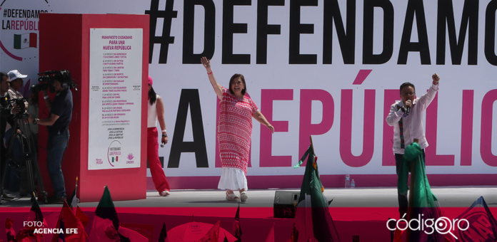 La candidata presidencial del PAN-PRI-PRD, Xóchitl Gálvez, encabezó la concentración de la Marea Rosa. Foto: Agencia EFE