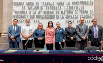 La secretaria del Trabajo del estado de Querétaro, Liliana San Martín, encabezó la asamblea sobre mejores entornos laborales. Foto: Especial