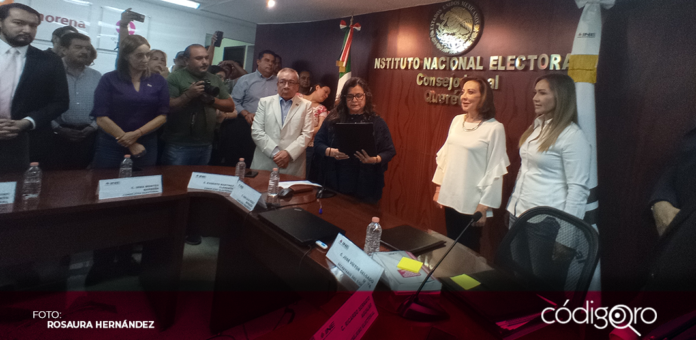 El Consejo Local del INE entregó a Guadalupe Murguía, Agustín Dorantes y Beatriz Robles sus contancias de mayoría como senadores electos. Foto: Rosaura Hernández