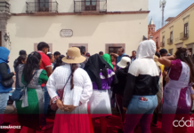 Artesanos siguen manifestando su inconformidad contra el Mercado Artesanal. Foto: Rosaura Hernández