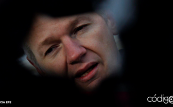Julian Assange fue liberado tras llegar a un acuerdo con el Gobierno de Estados Unidos. Foto: Agencia EFE