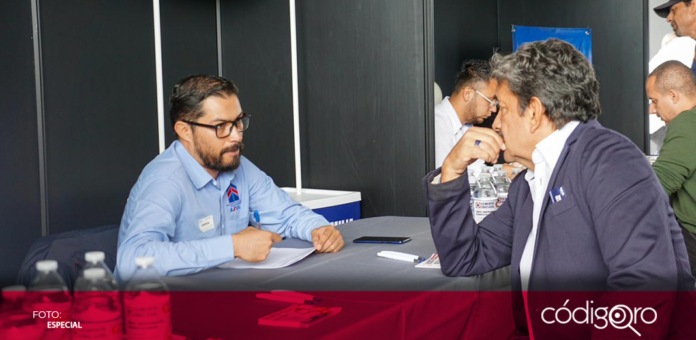 En la Expo Empleo Querétaro de la delegación Félix Osores Sotomayor, se ofertaron mil 520 vacantes en 35 empresas de los sectores comercial, industrial y de servicios; el evento tuvo un registro de más de mil asistentes