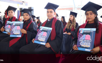 Más 8 mil estudiantes terminaron sus estudios de nivel medio superior en el COBAQ. Foto: Especial