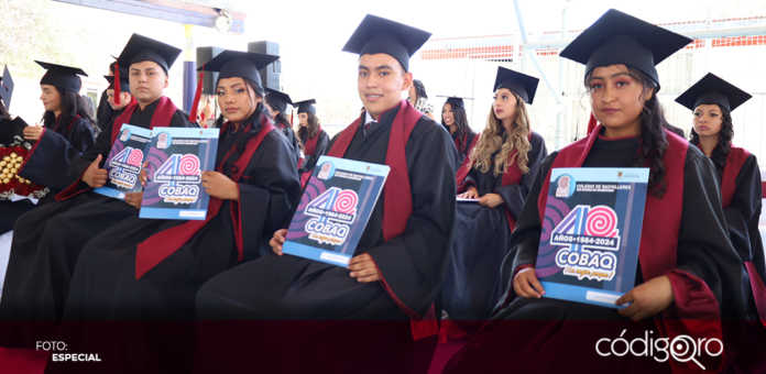 Más 8 mil estudiantes terminaron sus estudios de nivel medio superior en el COBAQ. Foto: Especial